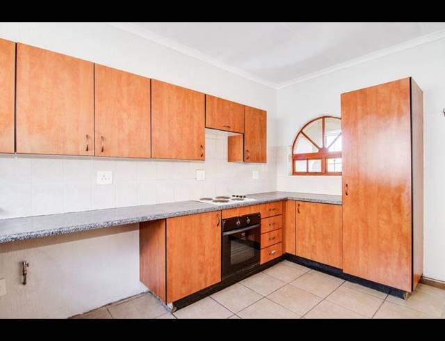 3 BEDROOM CLUSTER FOR SALE IN DOUGLASDALE